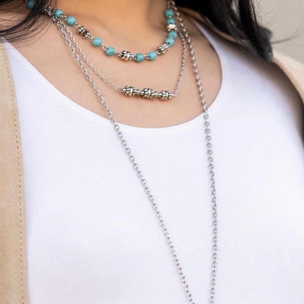 Sahara Symphony Blue Necklace. NWT